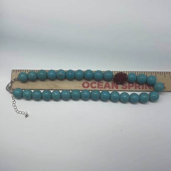 Dyed Turquoise Howlite & Rose Necklace - Picture 4 of 5